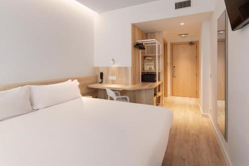 Кухня или кухненски бокс в B&B HOTEL Madrid Carabanchel