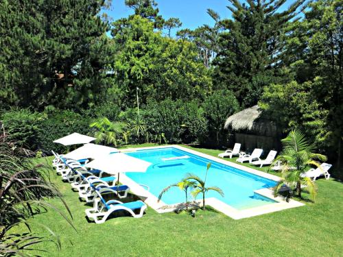 Swimming pool sa o malapit sa Petit Chateau Hotel Boutique