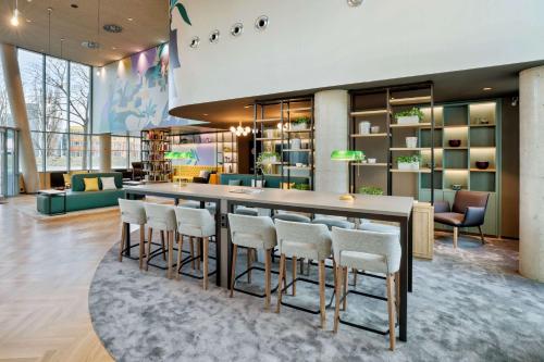 Um restaurante ou outro lugar para comer em Spark by Hilton Vienna Messe Prater