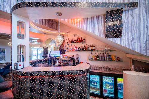 The lounge or bar area at Hotel Zenubia