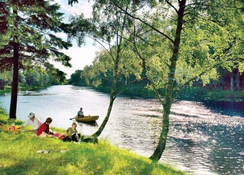 Vaade puhkepargi lähedal voolavale jõele