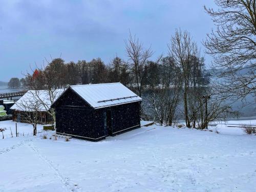 Kış mevsiminde Lakeview Modern Karaim Cottage Trakai