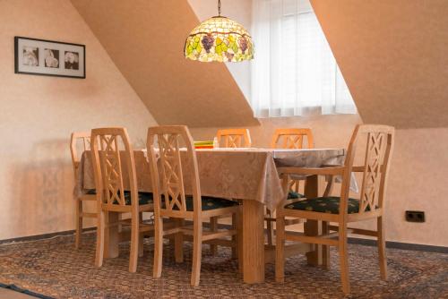 พื้นที่นั่งเล่นของ Ferienwohnung Burg Eltz