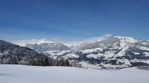 Vue générale sur la montagne ou vue sur la montagne depuis l'hôtel