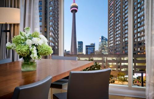 Балкон или терраса в Radisson Blu Toronto Downtown