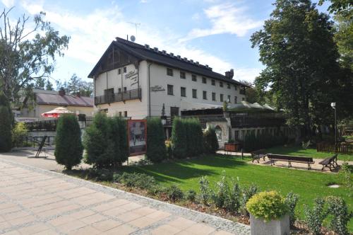 Κήπος έξω από το Hotel Przepióreczka