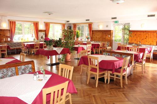 Restoran ili drugo mesto za obedovanje u objektu Gasthof zur Bruthenne