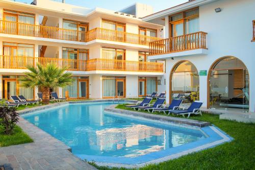 The swimming pool at or close to Hotel Boutique La Angostura