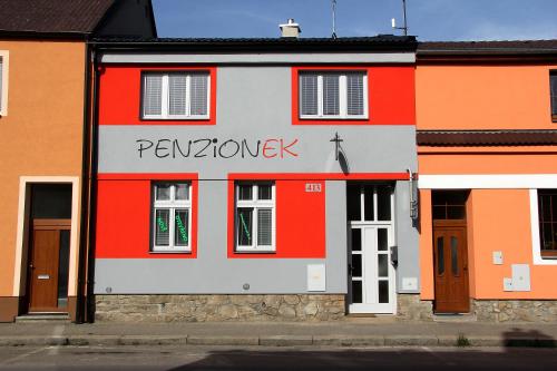 Edifici on està situat l'hostal o pensió