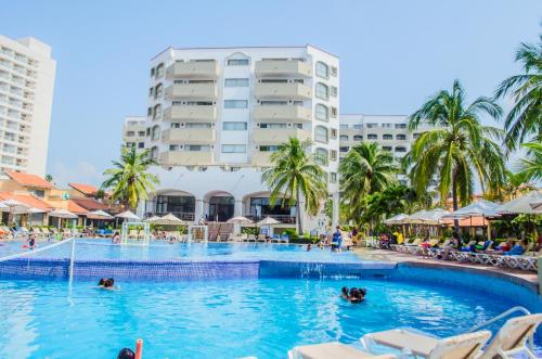 Sundlaugin á ENNA INN IXTAPA HABITACIóN VISTA AL MAR eða í nágrenninu