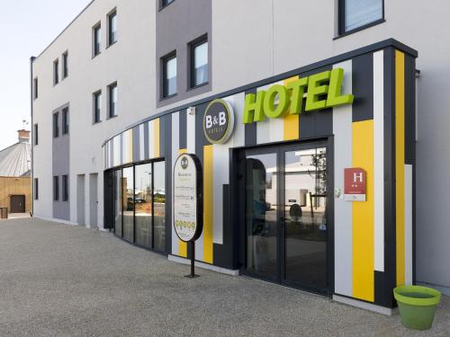 Sertifikat, penghargaan, tanda, atau dokumen yang dipajang di B&B HOTEL Niort Marais Poitevin Est