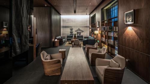 Гостиная зона в The Nook Hotel Hangzhou - A design hotel, Near subway