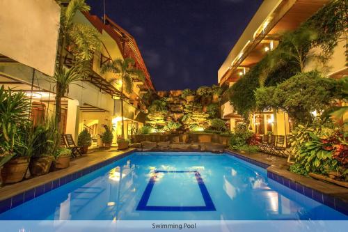 A piscina localizada em Duta Guest House ou nos arredores