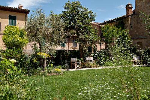 Un jardín fuera de La Bandita Townhouse