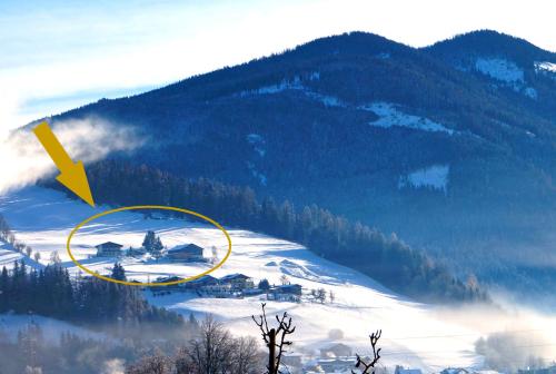 Ein allgemeiner Bergblick oder ein Berglick von der Pension aus