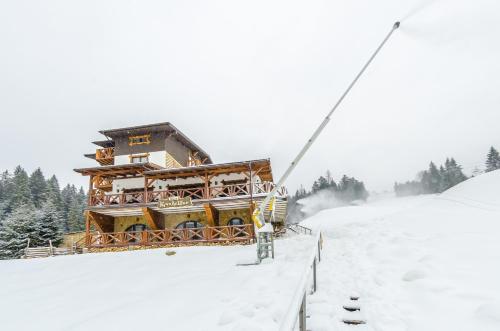 Chalet CrepDeChine Hotel durante el invierno