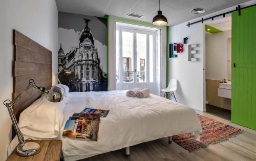 Uma cama ou camas num quarto em Safestay Madrid Central