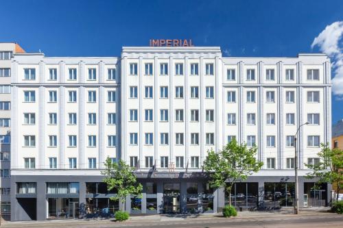 El edificio en el que está el hotel