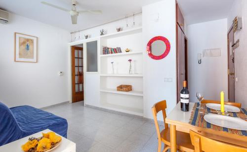 Kuchyň nebo kuchyňský kout v ubytování Hola Sitges Apartments