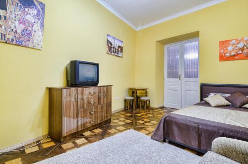 Кровать или кровати в номере Modern and Classic apart. Central location