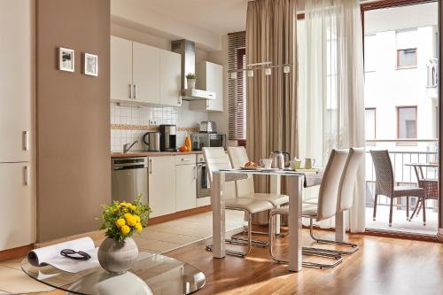 Virtuvė arba virtuvėlė apgyvendinimo įstaigoje 7Seasons Apartments Budapest