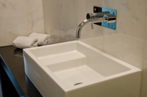 VIP Executive Saldanha tesisinde bir banyo