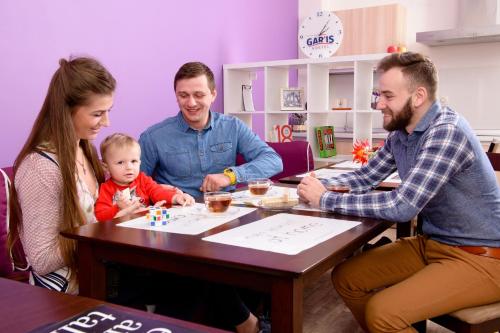 Niños alojados en Gar'is Hostel Lviv