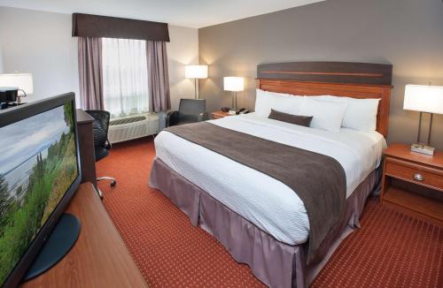 Una cama o camas en una habitación de Best Western Plus Moncton