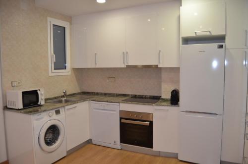 ApartSuits Tarragona Rambla Nova 24廚房或簡易廚房