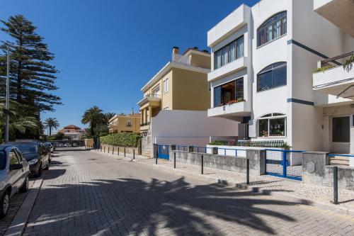 Fotografia z galérie ubytovania "HomeySuite" in Estoril Beach Apartment v destinácii Estoril