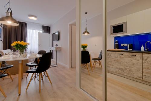 Nhà bếp/bếp nhỏ tại Apartamenty Gdańsk EU - Sopot Apartamenty