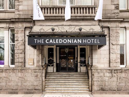 Fațada sau intrarea în Mercure Aberdeen Caledonian Hotel