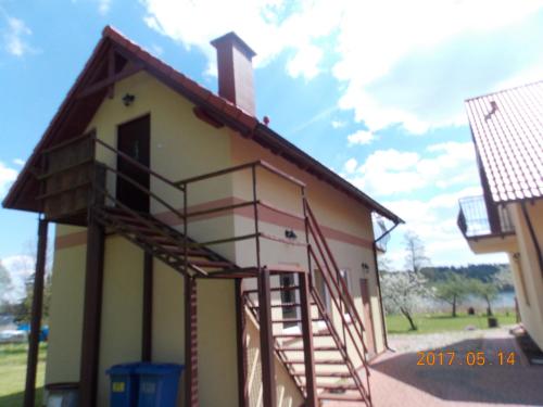 El edificio en el que está el lodge