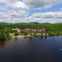 Le Grand Lodge Mont Tremblant: Mont-Tremblant şehrinde bir otel