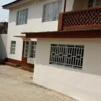 Mansholl Luxurious Apartment, hotel em Freetown