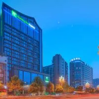 Holiday Inn Express Leshan City Square by IHG High Speed Rail and Leshan Giant Buddha, מלון בלשאן