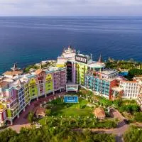 Merit Crystal Cove Hotel Casino & SPA, отель в Кирении