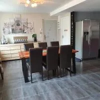 Appartement spacieux, hotel din Salins-les-Bains