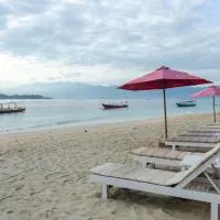 Warna Beach Hotel, hotel di Gili Trawangan