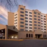 Embassy Suites by Hilton Raleigh Crabtree, hotel u gradu Rali