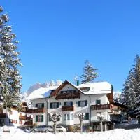 Hotel Oasi, hotelli kohteessa Cortina dʼAmpezzo