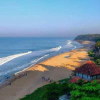 ARONIC beach hotel, хотел в района на Varkala Beach, Варкала