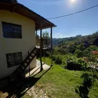 Cabaña Granja Wayra, hotel sa El Peñol