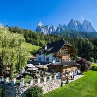 Golfhotel Sonne, hotel en Siusi