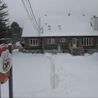 Le Pimbina: Mont-Tremblant şehrinde bir otel