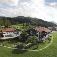 Hotel Seiserhof & Seiseralm, hotel di Bernau am Chiemsee