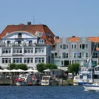 Hotel Deutscher Kaiser, hotel in Travemünde