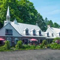 Le Petit Clocher Gite Touristique B & B, ξενοδοχείο σε Saint-Sauveur-des-Monts