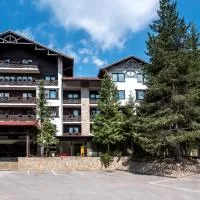 Lion Hotel Borovets، فندق في بوروفتس