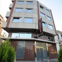 Carol Hotel, hotel Pireuszban